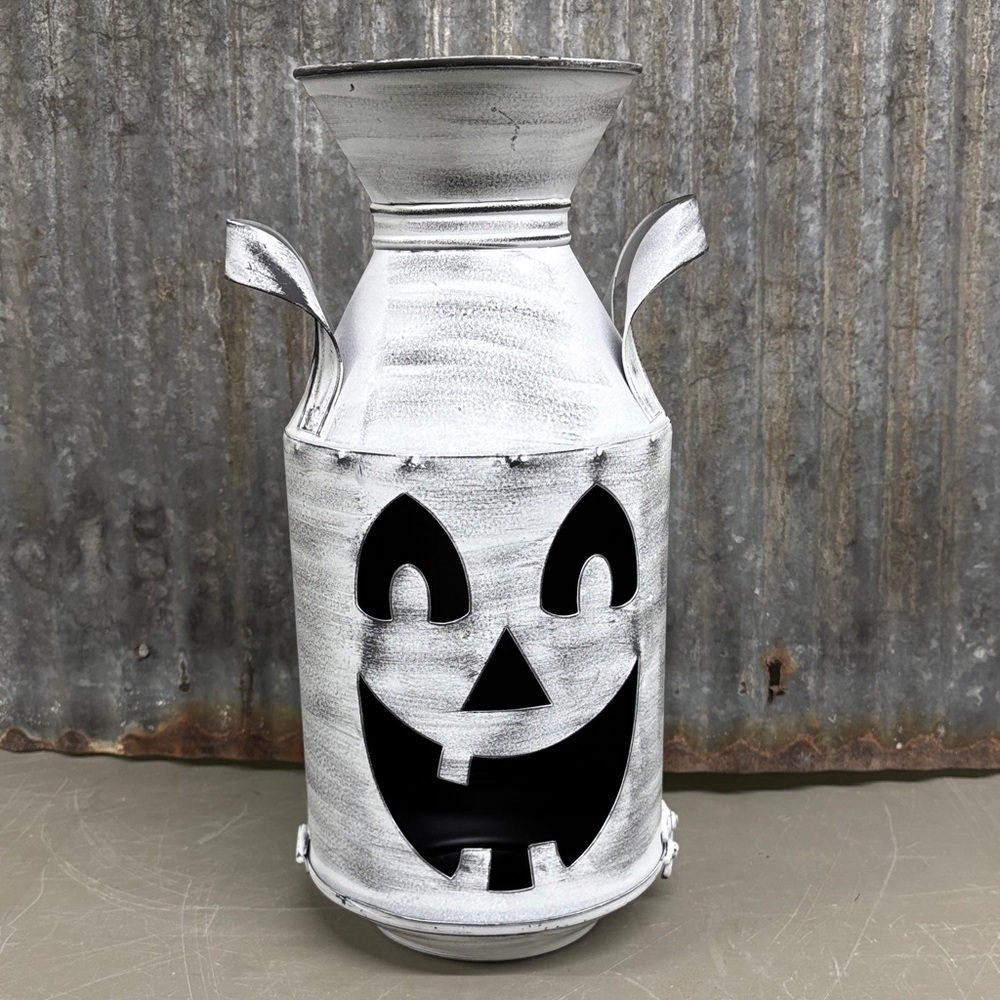 New Metal jack o lantern jug.